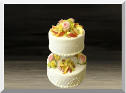 Hochzeitstorte 2-Stöckig: Quarksahne, Waldfruchtsahne - weiß eingedeckt mit Früchten